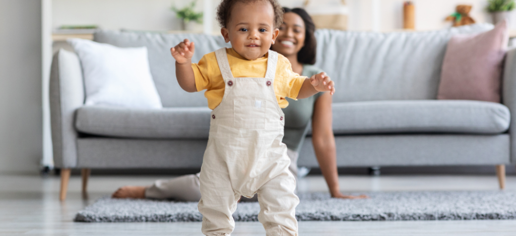 Routine quotidienne qui assure le développement harmonieux de bébé